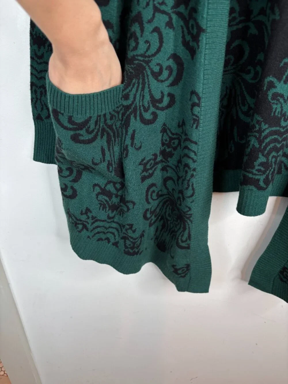 Her Universe Disney Haunted Mansion Wallpaper Cardigan L Green Witchy Spooky